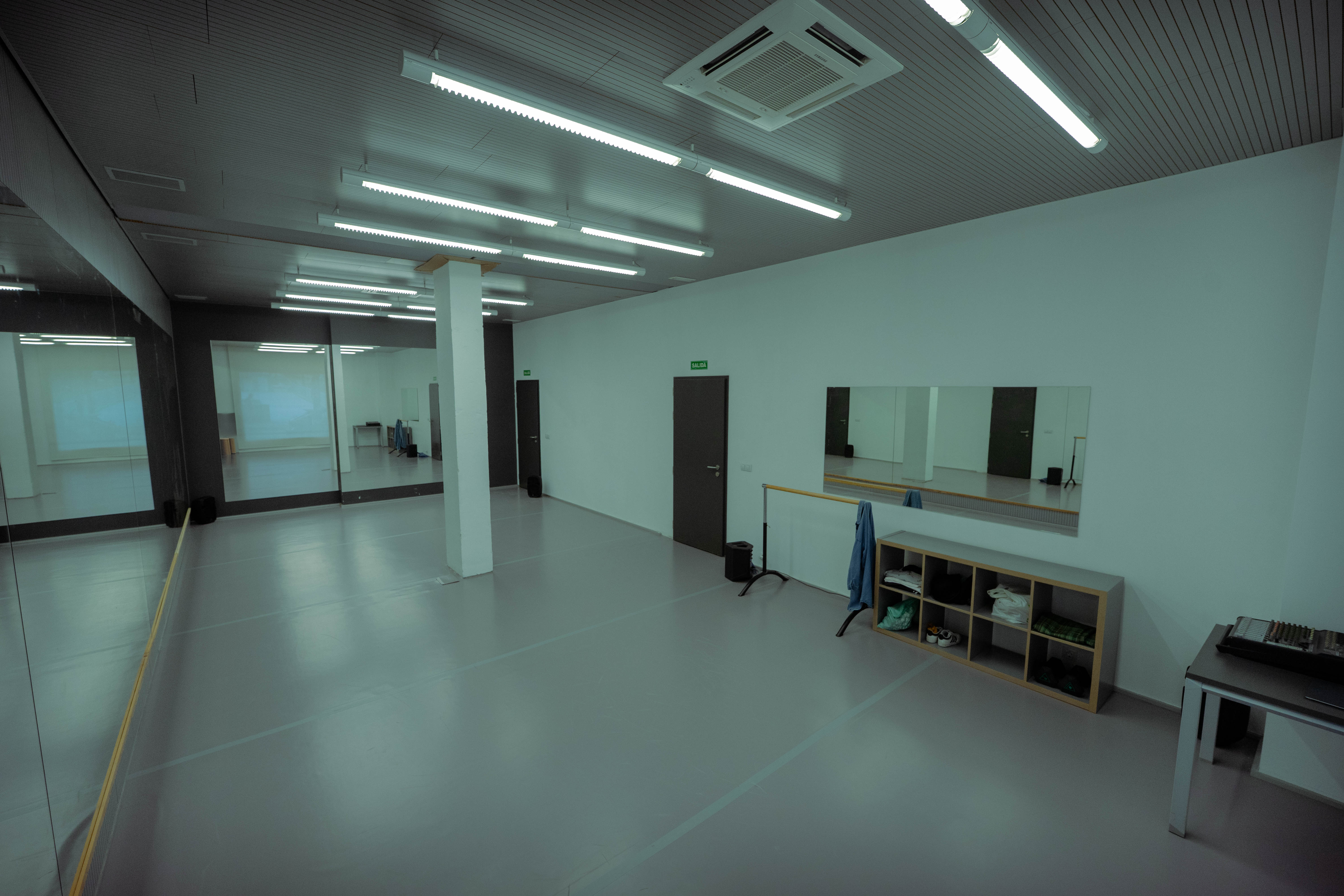 La escuela Entre Bastidores